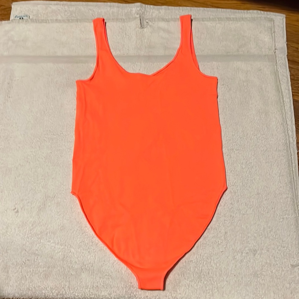SKIMS Essential Scoop Neck Bodysuit